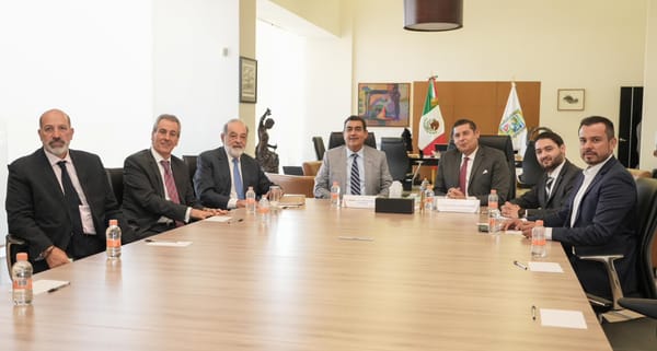 Gobernador de Puebla se reúne con Carlos Slim para dialogar sobre revitalización de espacios públicos